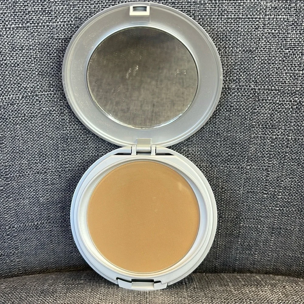 Oil Free & Fragrance Free Pressed Powder “Matte Natural”